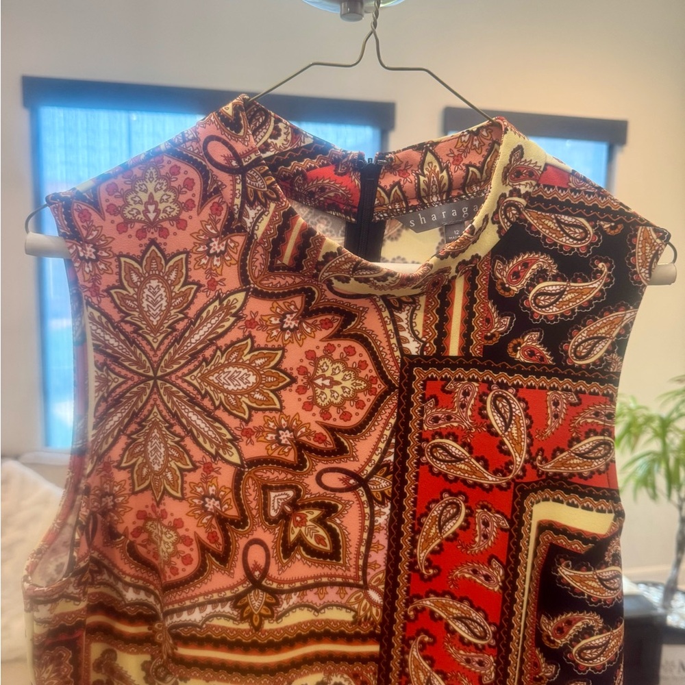 Like new beautiful very flattering dress